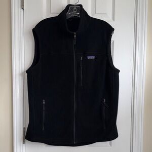 Patagonia Men’s Black Full-Zip Fleece Vest
